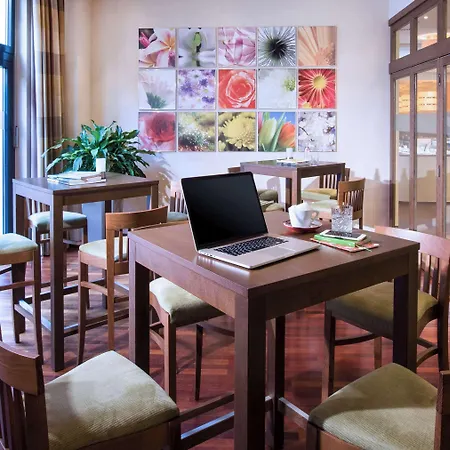 Lindner Hotel Hamburg Am Michel, Part Of Jdv By Hyatt